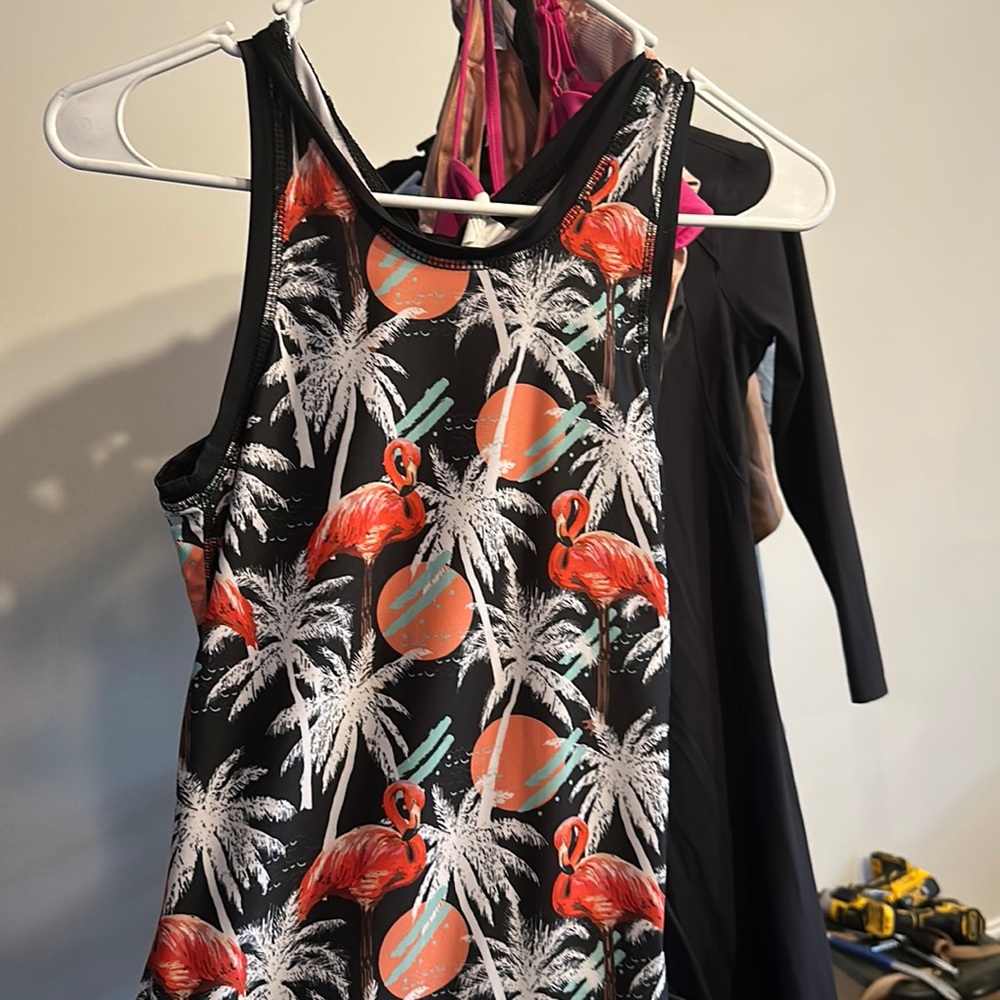 Savage swim size S singlet